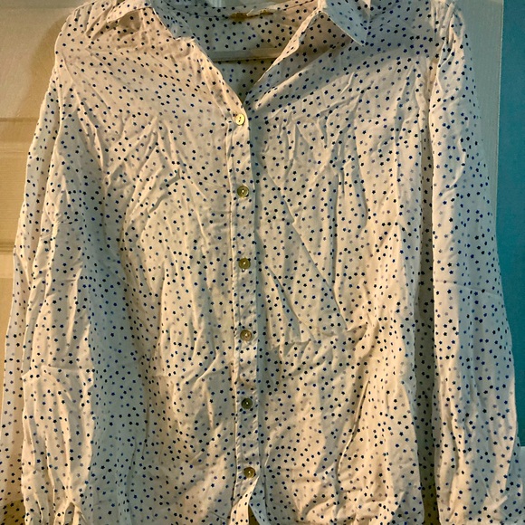 4 Dress shirts/casual button ups - Picture 7 of 9